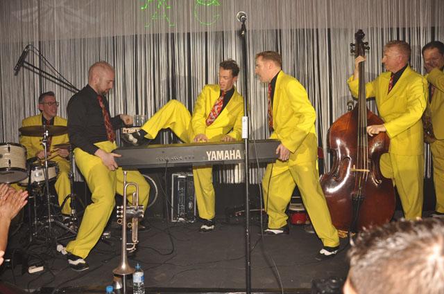 min 2011 01 08 station danse 655
